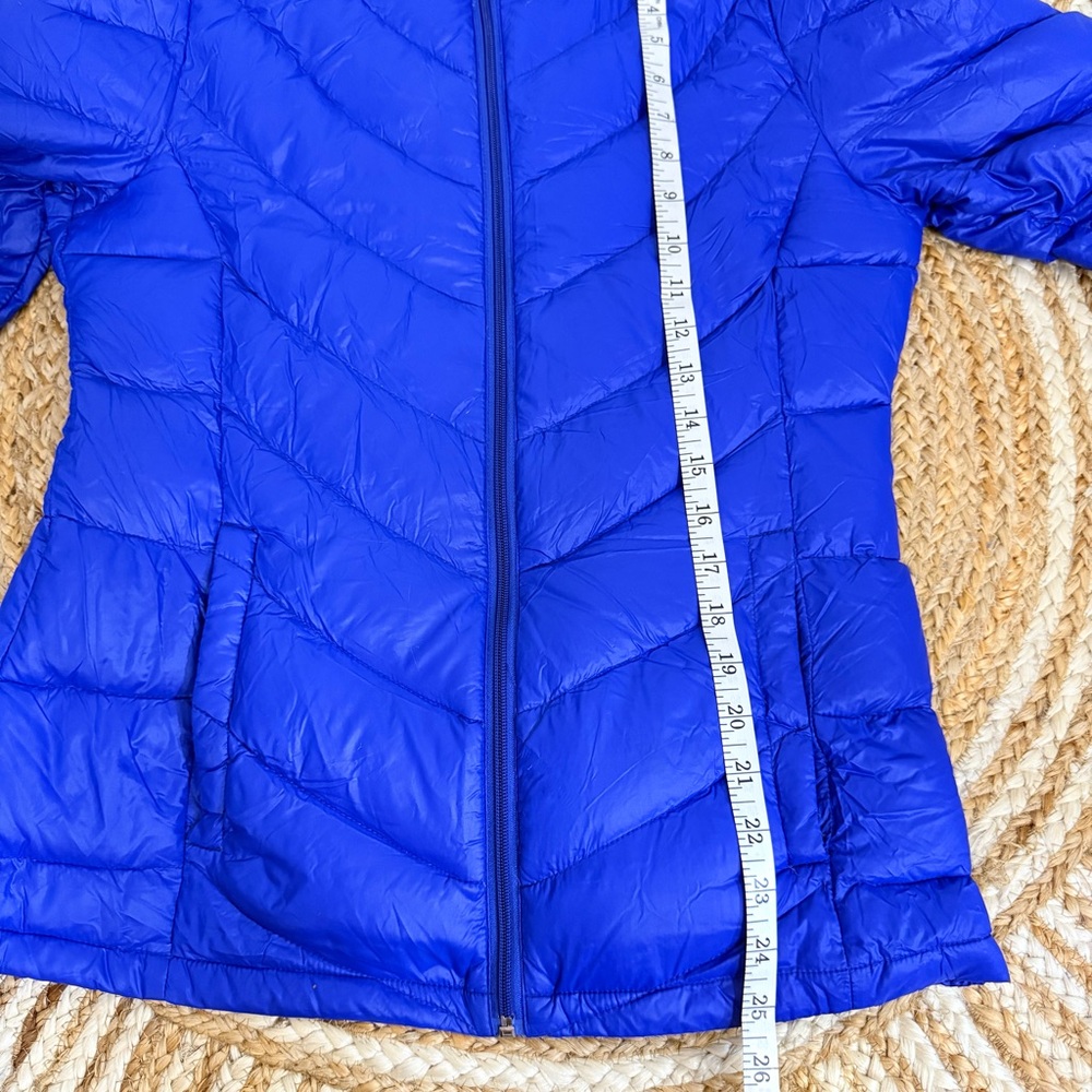 🌾 Calvin Klein Chevron Quilted Packable Puffer Coat in Royal Blue - Picture 6 of 9